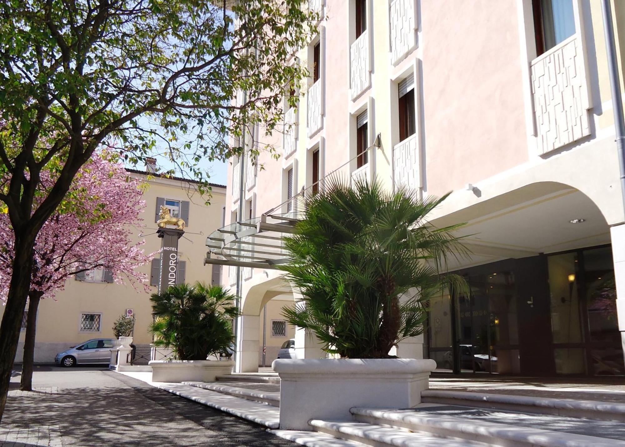 Hotel Leon d'Oro Rovereto  Exterior foto